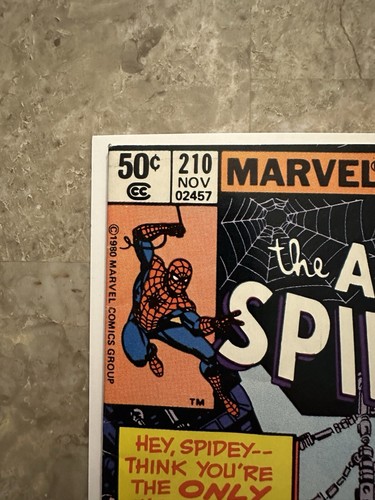 Quiosco Amazing Spider-Man #210 en estado bastante bueno - 7,5 (1980 Marvel Comics) - 1st Madame Web - Imagen 2 de 24