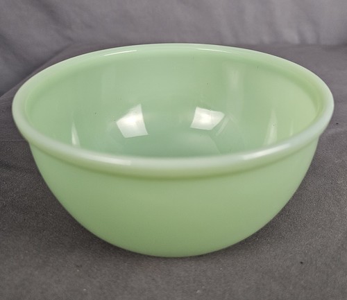 VINTAGE 1950 Rolled Rim 6" JADEITE Oven Fire-King Ware 3" TALL - Picture 2 of 7