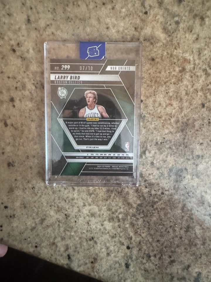 Larry Bird 2023 Panini Mosaic NBA Greats Gold/10 | Celtics Legend | SP Foto 2 de 2
