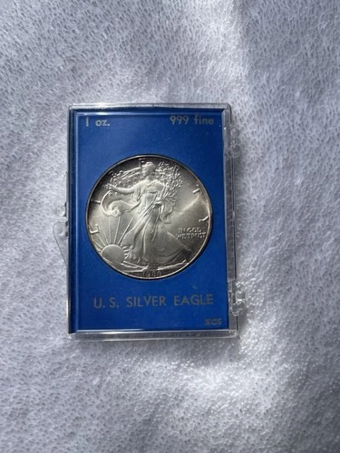 U.S. Mint American Eagle 1986 1 oz .999 Fine Silver Coin in Protective Case