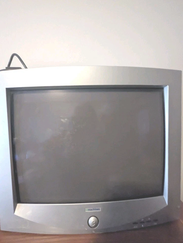 eMachines 786N 17-inch CRT Monitor eView 17s2 Computer Retro Gaming Anti-Glare - Image 2 of 4