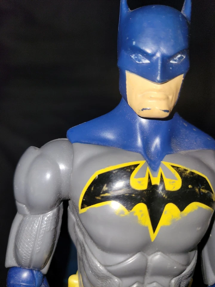 Figura de acción Mattel DC Comics Batman 12 pulgadas CDM63 gris azul Foto 4 de 4