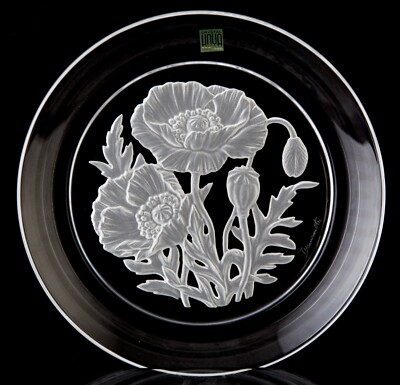 Hoya Flower of the Month Plate August Poppies Engraved Crystal