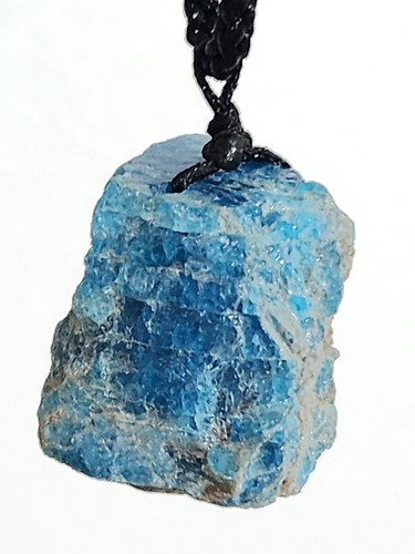 Apatite Crystal Blue Pendant Necklace Raw Stone Dream Gemstone Jewellery & Box - Picture 19 of 21