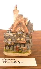 David Winter Cottages Horatio Pernickety's Amorous Limited Edition 1830/9999