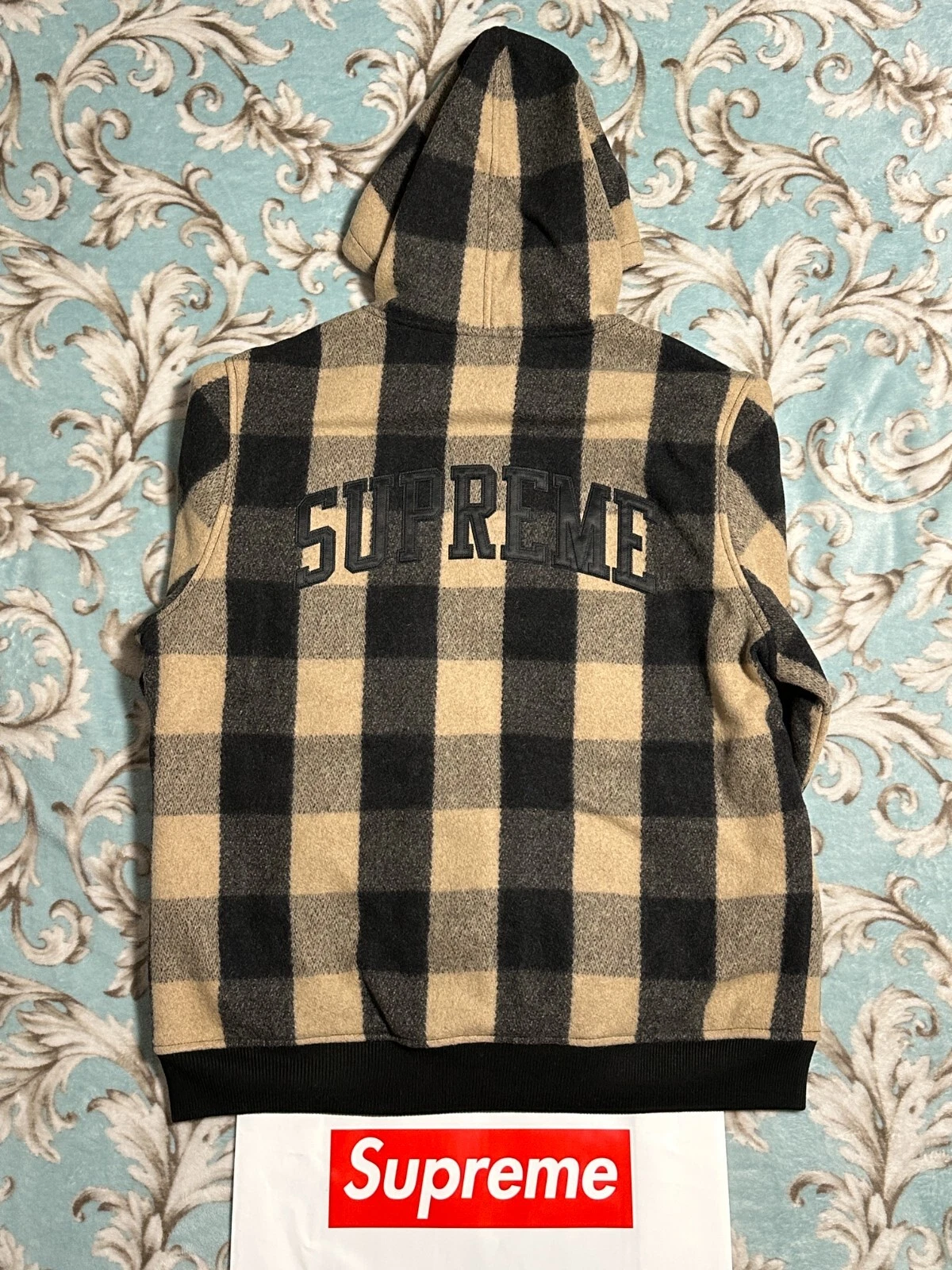 BOMBER EN LAINE À CAPUCHE SUPRÊME (XL) (BLANC CASSÉ) VESTE UNIVERSITAIRE EN FAUSSE FOURRURE POUR ENTRAÎNEURS FW15