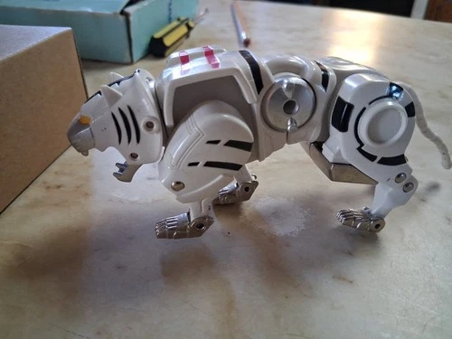 Vintage Power Rangers Wild Force Deluxe Megazord White Tiger Zord Figure