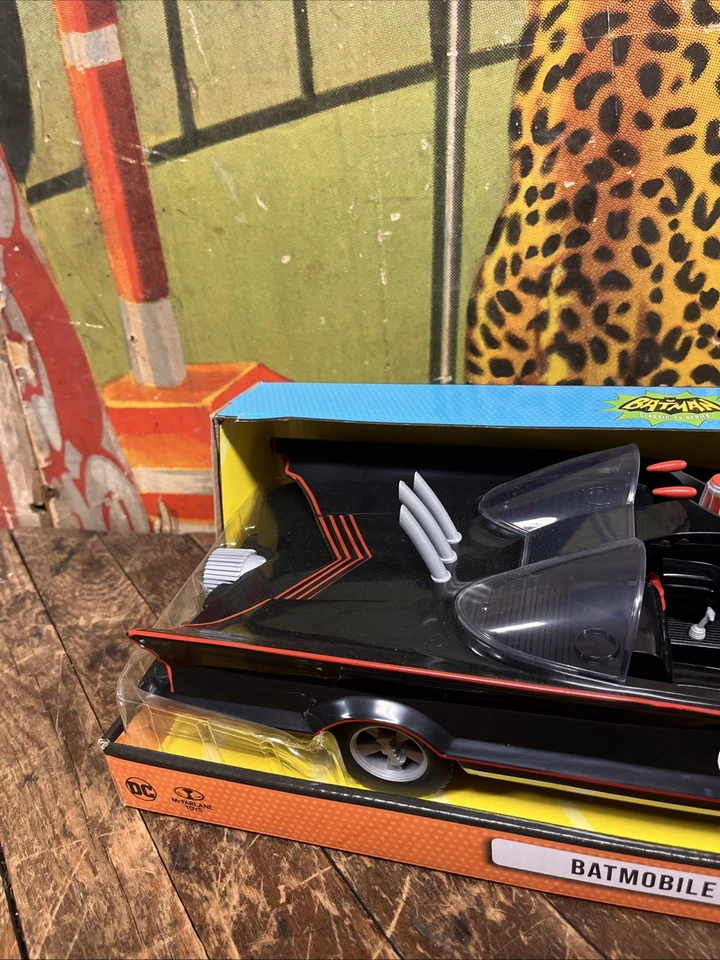 MCFARLANE BATMAN 1966 CLASSIC TV SERIES 15” BATMOBILE MODEL CAR DC COMICS RETRO - Image 4 of 4