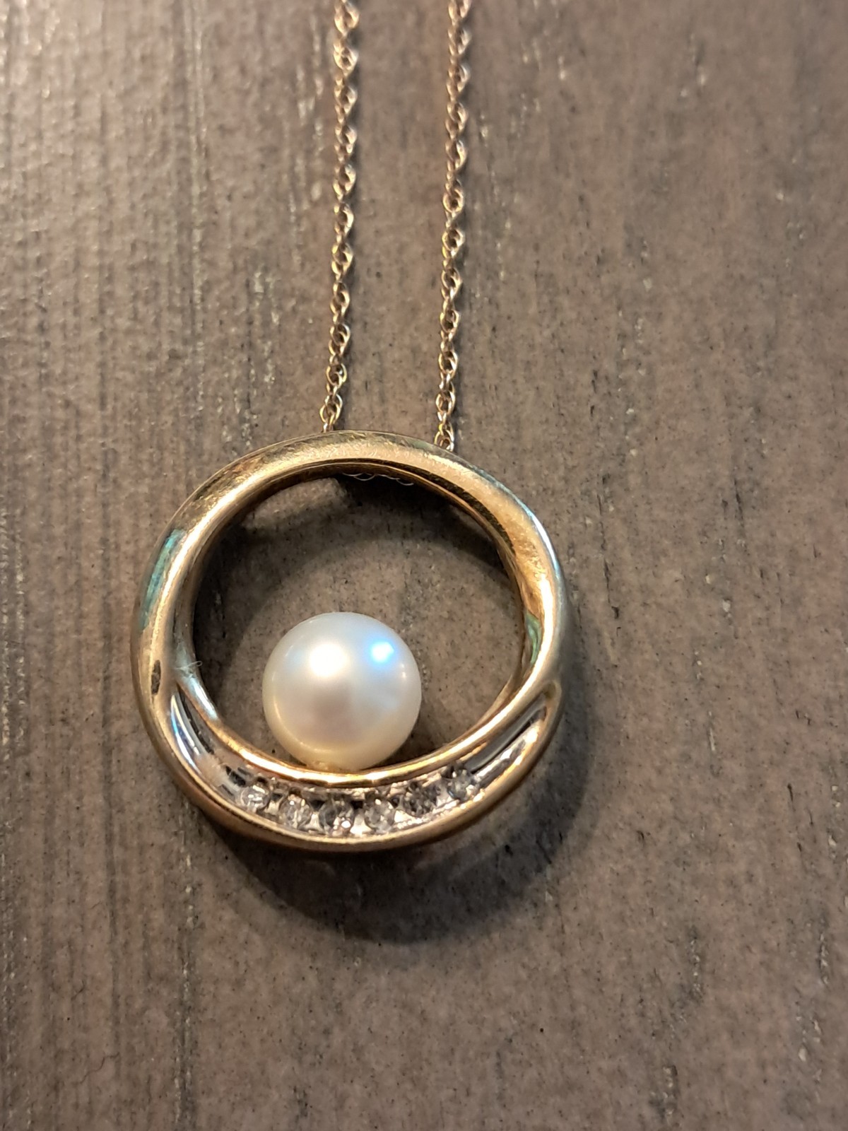 Estate 10K  XL Yellow Gold Pendant Charm Pearl & Diamonds Necklace Womens - 3 g