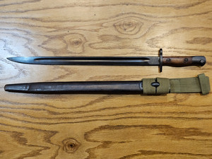 Vintage WWI British Enfield Rifle Bayonet, Lithgow, 1907P, plus  Scabbard & Frog