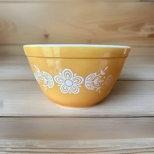 VINTAGE PYREX BUTTERFLY Harvest GOLD 1-1/2 PT MIXING Nesting BOWL #401
