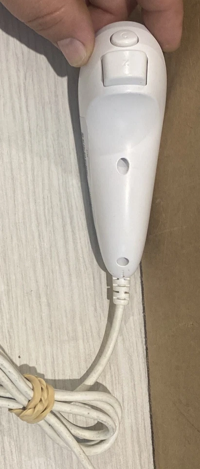 White Nintendo Wii Nunchuck Controller Wii U In Good Condition - Image 4 of 4