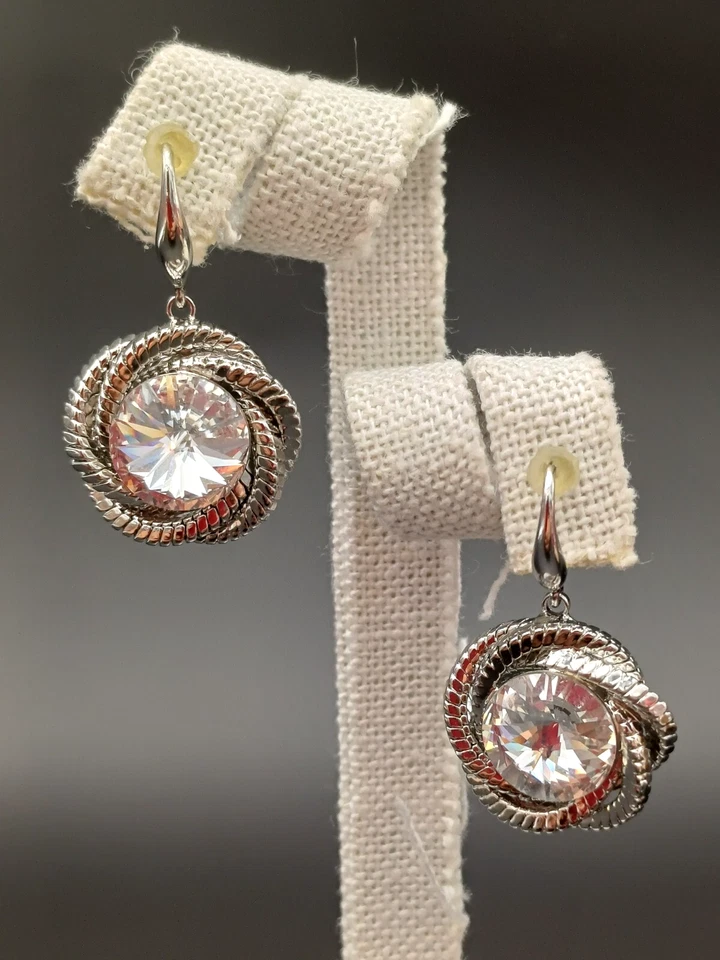 ORECCHINI PENDENTI CON GRANDE CRISTALLO - Immagine 3 di 4