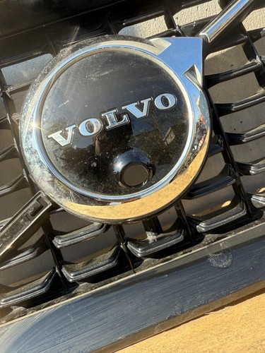 Front Grill VOLVO XC90 II MK2 Original 31698387 DAMAGED Black - Picture 7 of 20