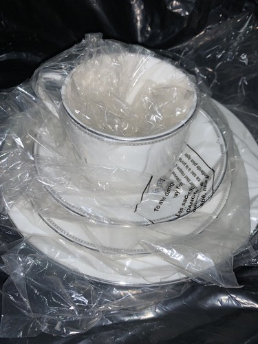 Wedgwood Set da 4 pezzi - Sloane Square * PIATTO MANCANTE * - Foto 1 di 9