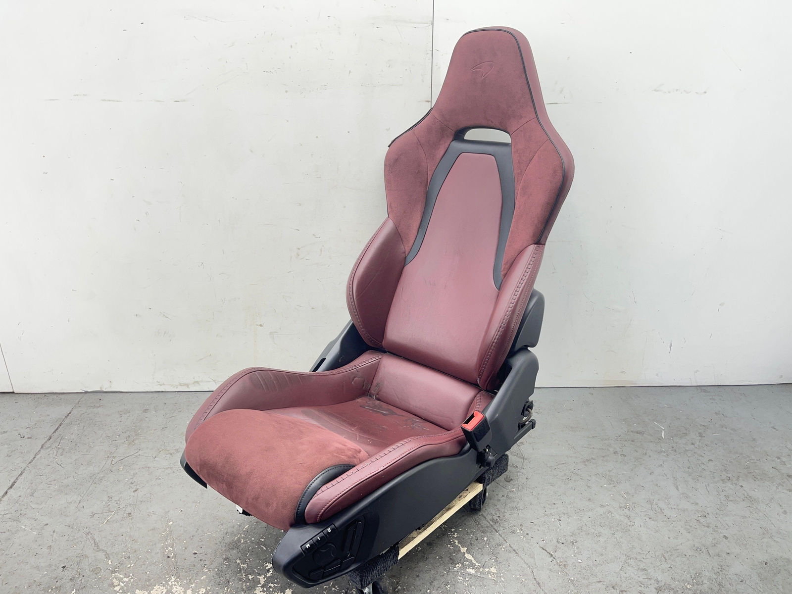 2020-2023 MCLAREN GT FRONT RIGHT SEAT BAROLO RED LEATHER/ALCANTARA OEM 2021 2022