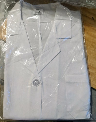 Landau Essentials size 16--38 1/2" Fitted Back Lab Coat Women's Lab Coats, 3155 - Picture 4 of 5