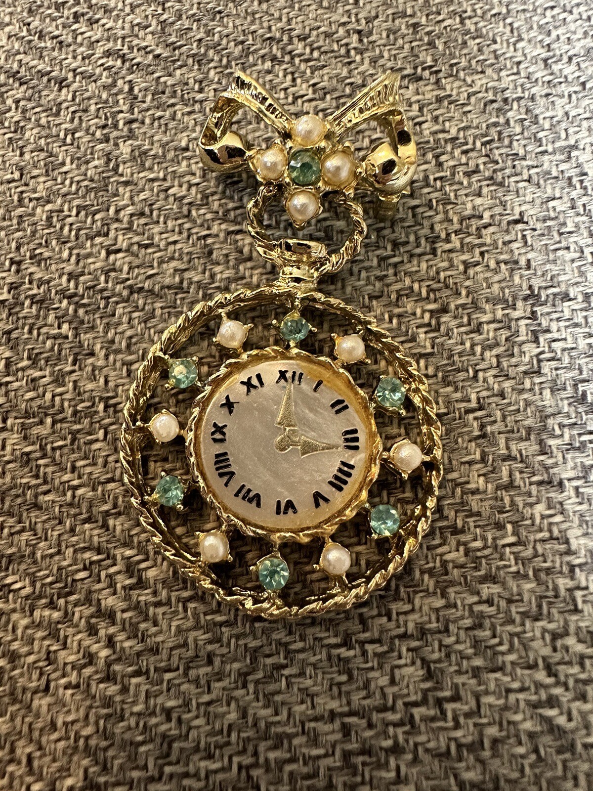 VTG Gold Tone Aquamarine Mother Of Pearl Clock & Bow Brooch Pin