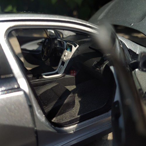 1/18 Chevrolet Volt Electric Vehicle Diecast Model,Old Model Paint isn't Perfect - Picture 10 of 11