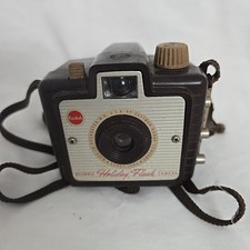 Kodak Holiday Flash Brownie 127 Roll Film Camera Vintage V28