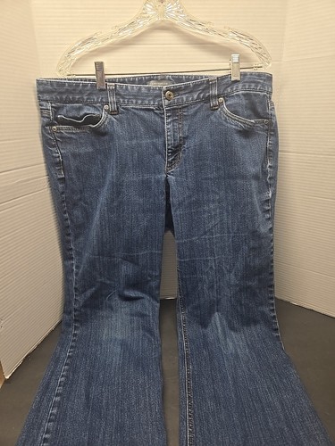 Jeans donna Ann Taylor Curvy Fit taglia 16 made in India negli Stati Uniti - Foto 1 di 7