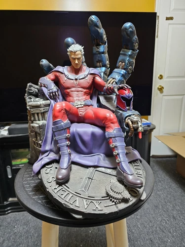 XM STUDIOS  MAGNETO ON THRONE STATUE Edition # 711 of 800