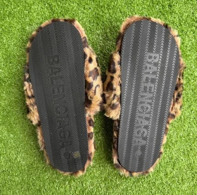 Diapositivas balenciaga leopardo animal print Foto 3 de 3