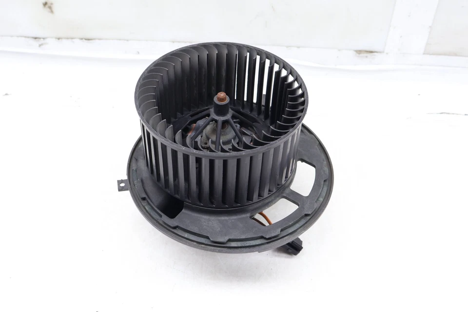 BMW 328I XDRIVE E90 LCI 2009-2012 - motor soplador / ventilador 693363 Foto 3 de 4
