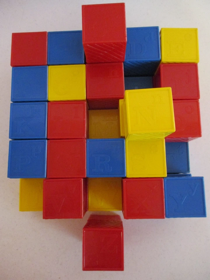 Tupperware-Busy Blocks-49 Blocks-16 Green Figures-1971-Vintage-As Shown - Image 2 of 4