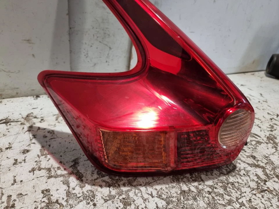 Luz Trasera Nissan Juke Pasajero Izquierdo N/S Lámpara 2013 MK1 F15 PreFacelift Foto 4 de 4