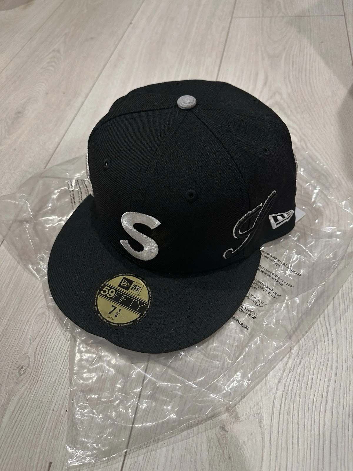 Chapeau Supreme X New Era brodé logo multi S taille 7 3/8