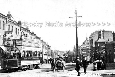 azb-86 Jolly Butchers Hill, High Road, Wood Green, London. Foto
