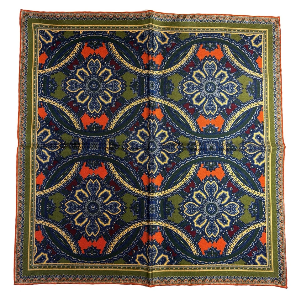Cuadrado de bolsillo grande de seda medallón verde oliva y naranja (enrollado a mano en Inglaterra) Foto 4 de 4