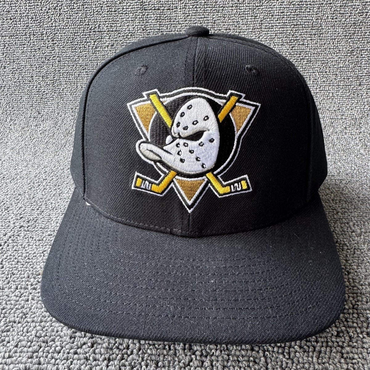 Mitchell & Ness Anaheim Ducks Black Snapback Hat Retro NHL Cap