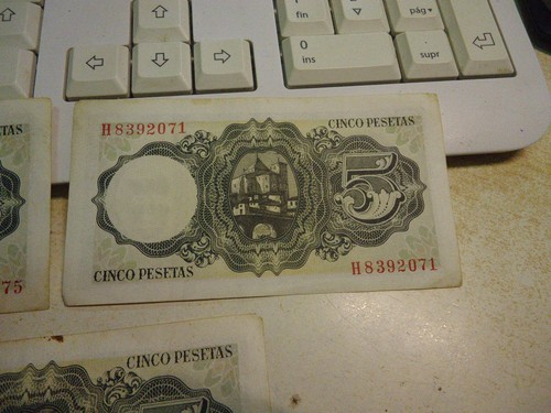 Billetes lote de 5 cinco pesetas Madrid 16/08/1951 numismática usado España. - Picture 10 of 13
