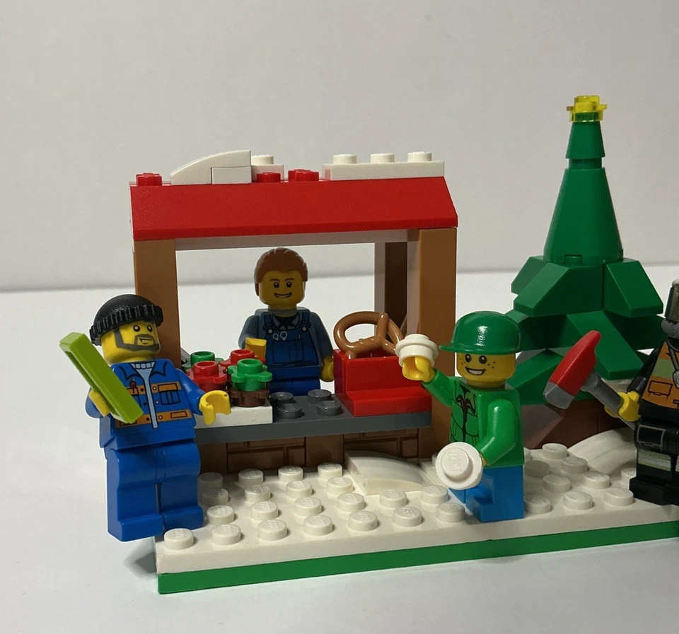 Lego Christmas Minifigure Lot ~ Winter MOC Market ~ READ DESCRIP… - Image 2 of 4