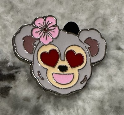 ShellieMay The Disney Bear Aulani Hawaii Resort Emoji Trading Pin Duff PP137440
