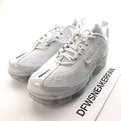 nike triple white shoes