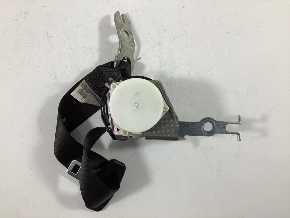 Conjunto de retractor de cinturón de seguridad trasero izquierdo BMW 528i xDrive 2009-2010 33061258 OEM. Foto 2 de 4