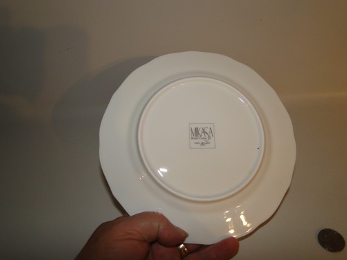 Mikasa Bone China Bellamy CAP11 Japan- Dessert Plate, 7 1/2" across - Picture 5 of 6
