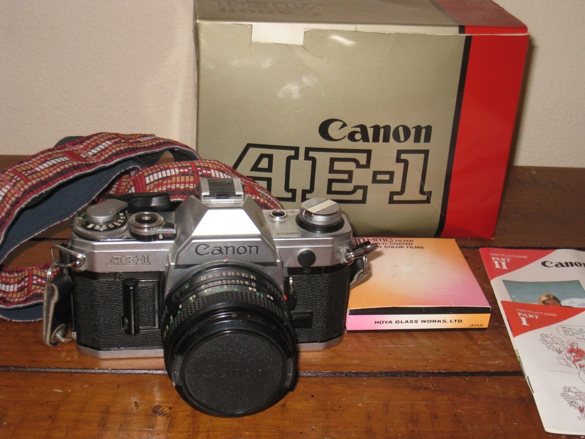 キャノン　一眼レフ　AE-1 FD 35mm 50mm レンズ付き Amazon.com : Vintage Canon AE-1 35mm SLR Camera with 50mm 1