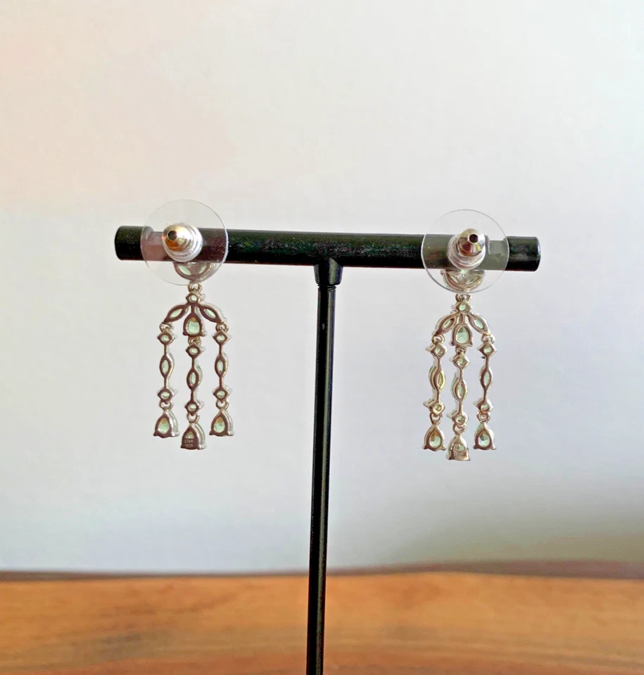 Merelani Mint Garnet Chandelier Earrings in Platinum Over Sterling - 2.90 ctw. Foto 2 de 4