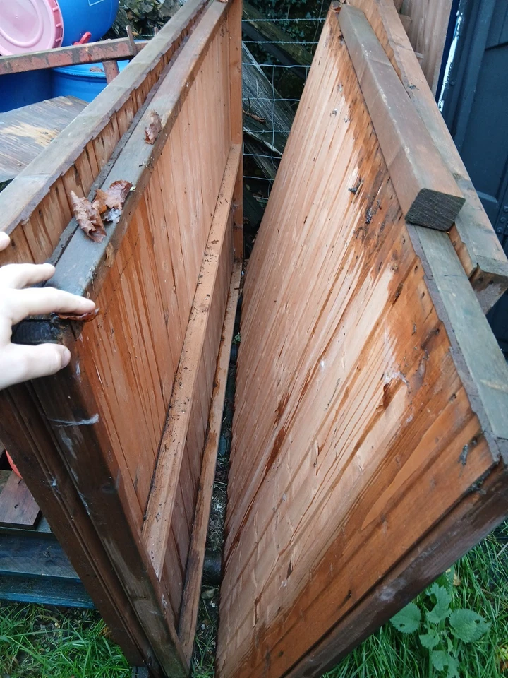 Second Hand Shed. Weathered. Tigerflex Shiplap Apex Windowless Shed - Image 4 of 4