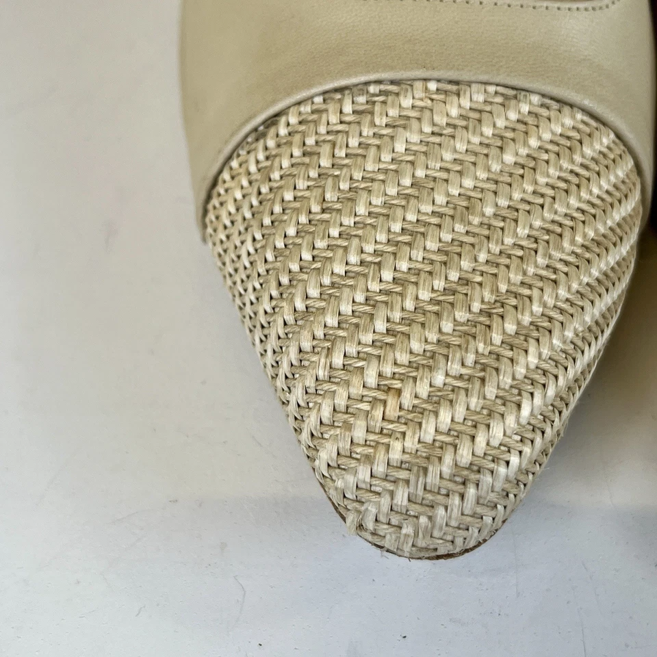 De colección. Zapatos de salón Evan Picone beige de cuero napa, talla 10 M, tacón bloque de puntera tejida. España Foto 3 de 4