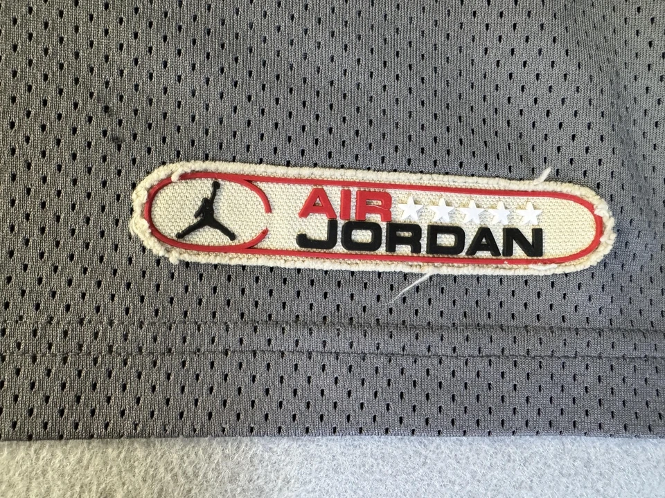 Camiseta sin mangas de baloncesto Air Jordan para hombre 2XL gris rojo malla 23 parche de saltador de escritura Foto 3 de 4