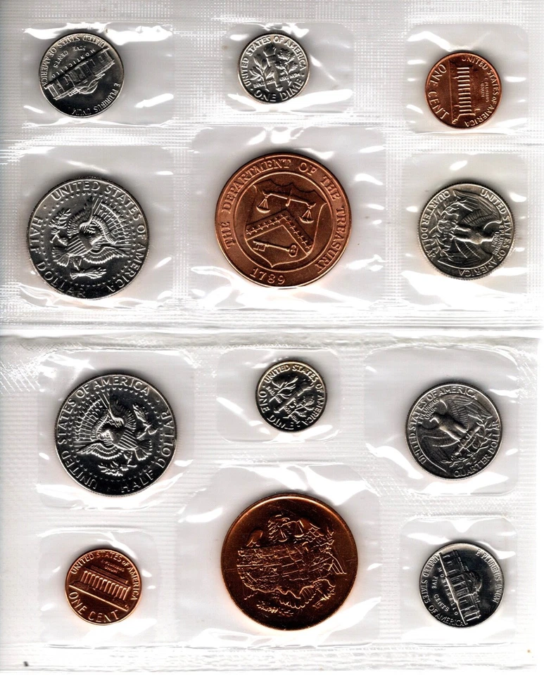 1982 AUTHENTIC US MINT UNCIRCULATED DENVER AND PHILADELPHIA SOUVENIR SETS - Image 3 of 4