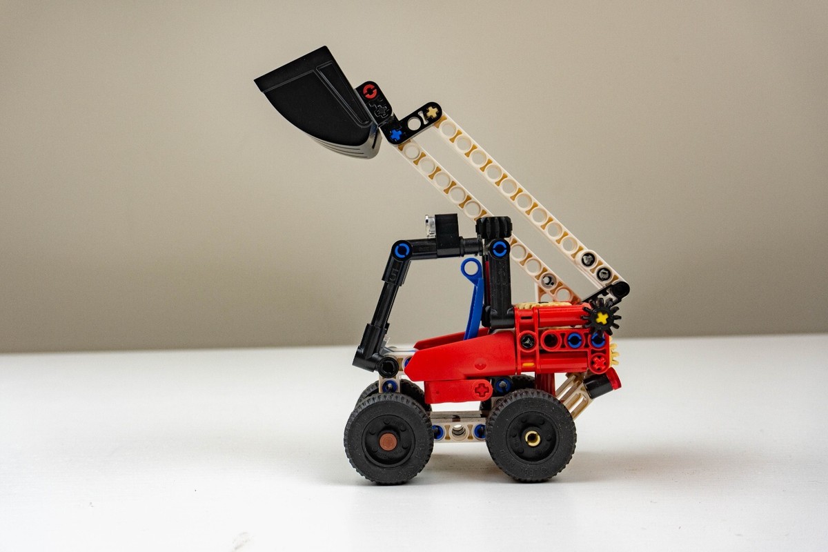 Lego Technic Construction Model Set 42116 - Skid Steer Loader w