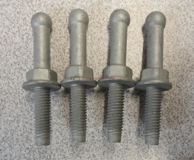 0512 LS2 LS3 LS7 Corvette Engine Cover Mounting Studs Bolts 4pcs NEW