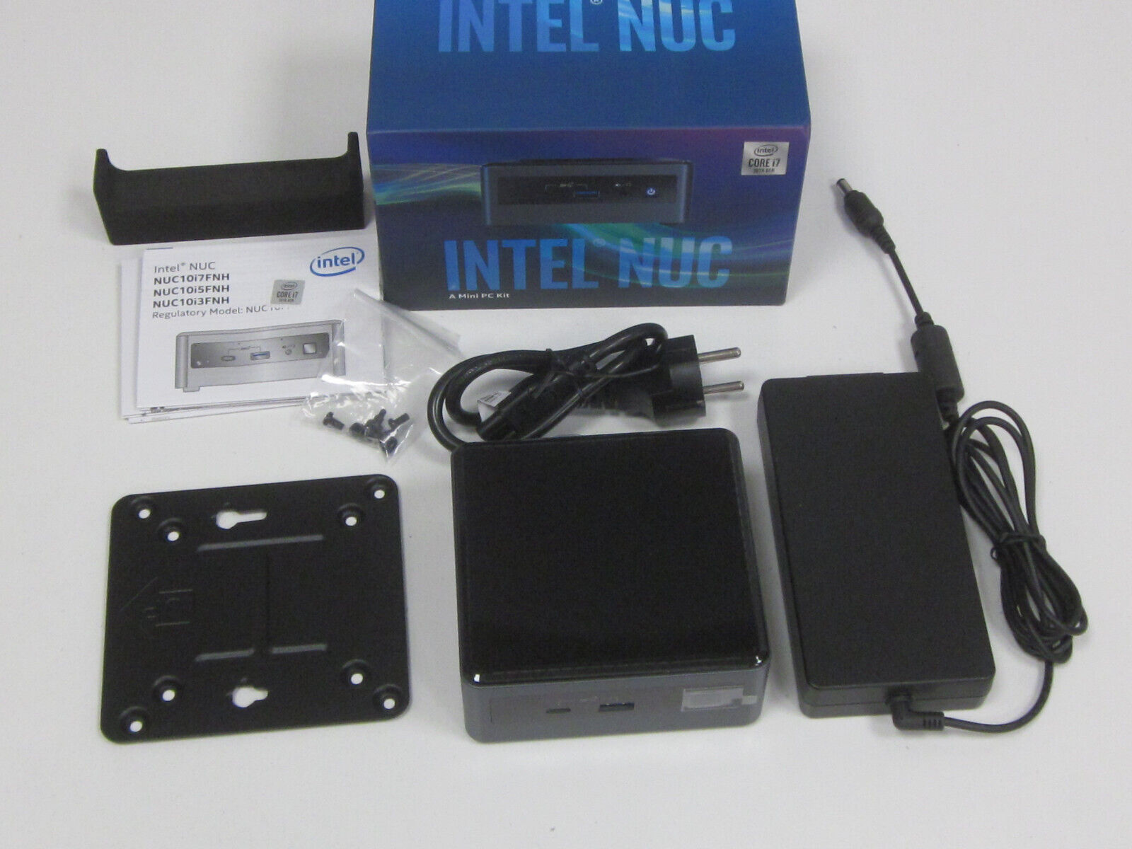 Intel NUC NUC10i7FNH Mini-PC mit Intel Core i7-10710U, 1TB SSD, 16GB DDR4, Win11