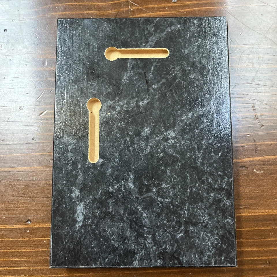 Placa del balón de béisbol de la fama Yogi Berra Foto 2 de 2